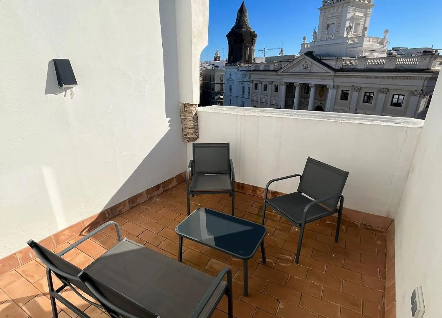 Apartamento The Traveller`s house Atico la plaza con terraza mirador Cádiz España