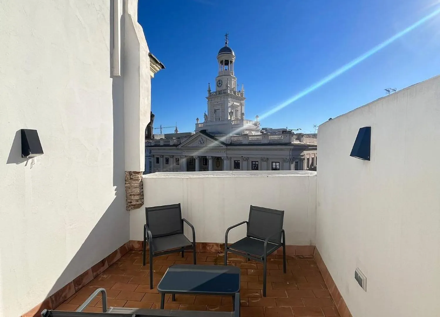 Apartamento The Traveller`s house Atico la plaza con terraza mirador Cádiz 0*,  España